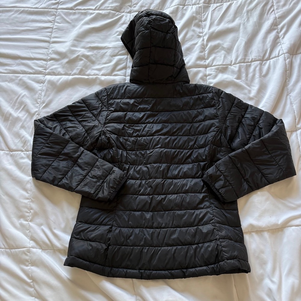 Amazon Essentials Medium Black Lightweight Water-Resistant Puffer Jacket Gorp - Picture 7 of 7